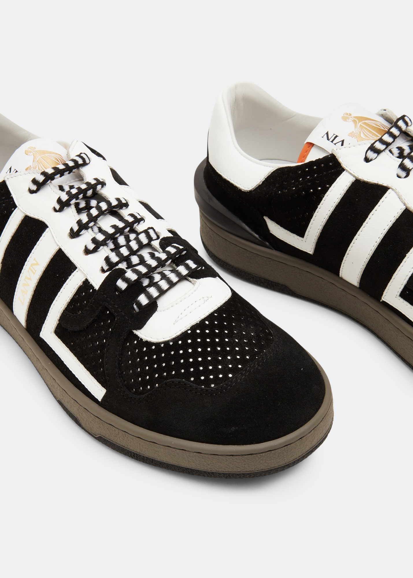 

Clay sneakers, Black