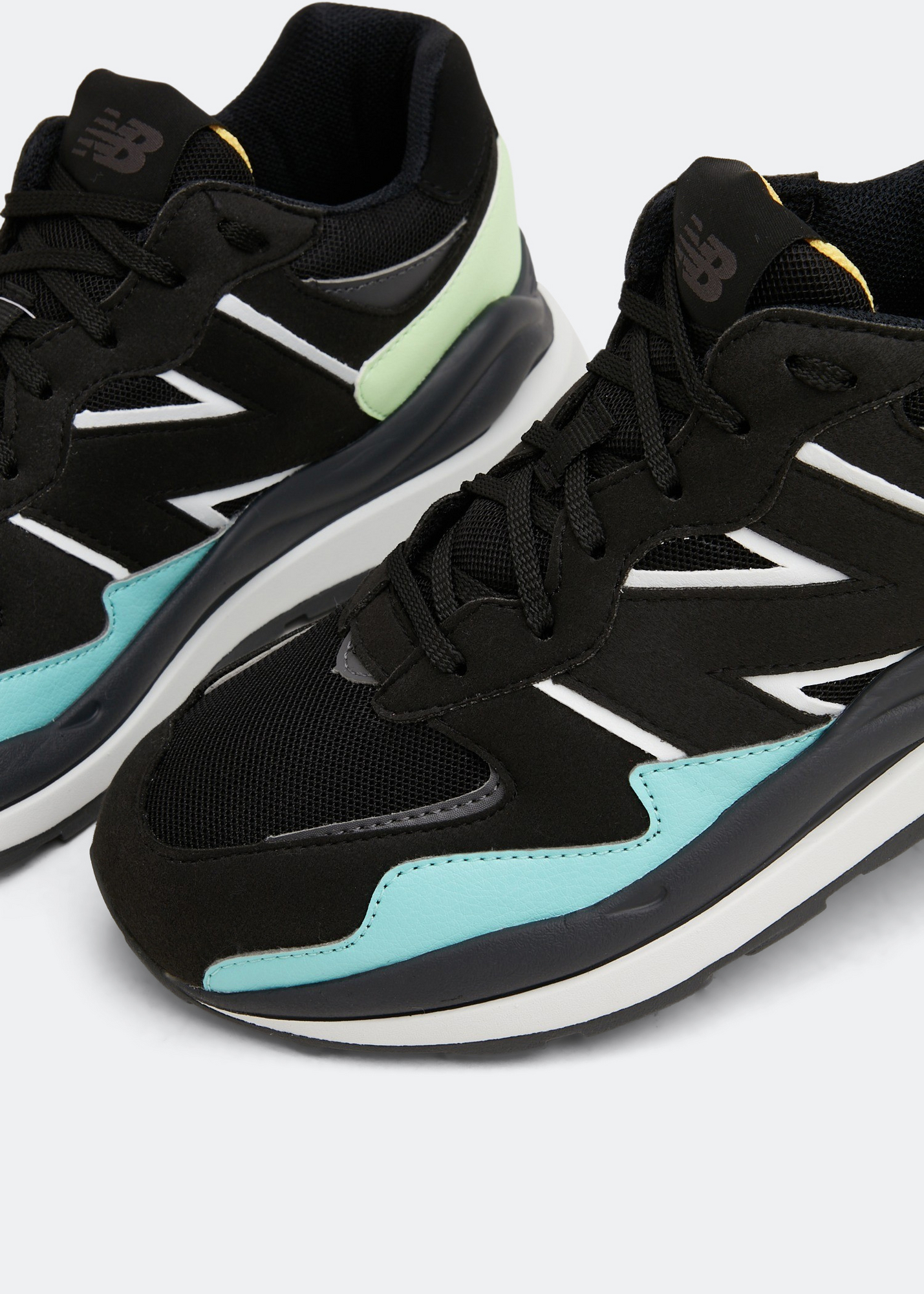 

5740 sneakers, Black