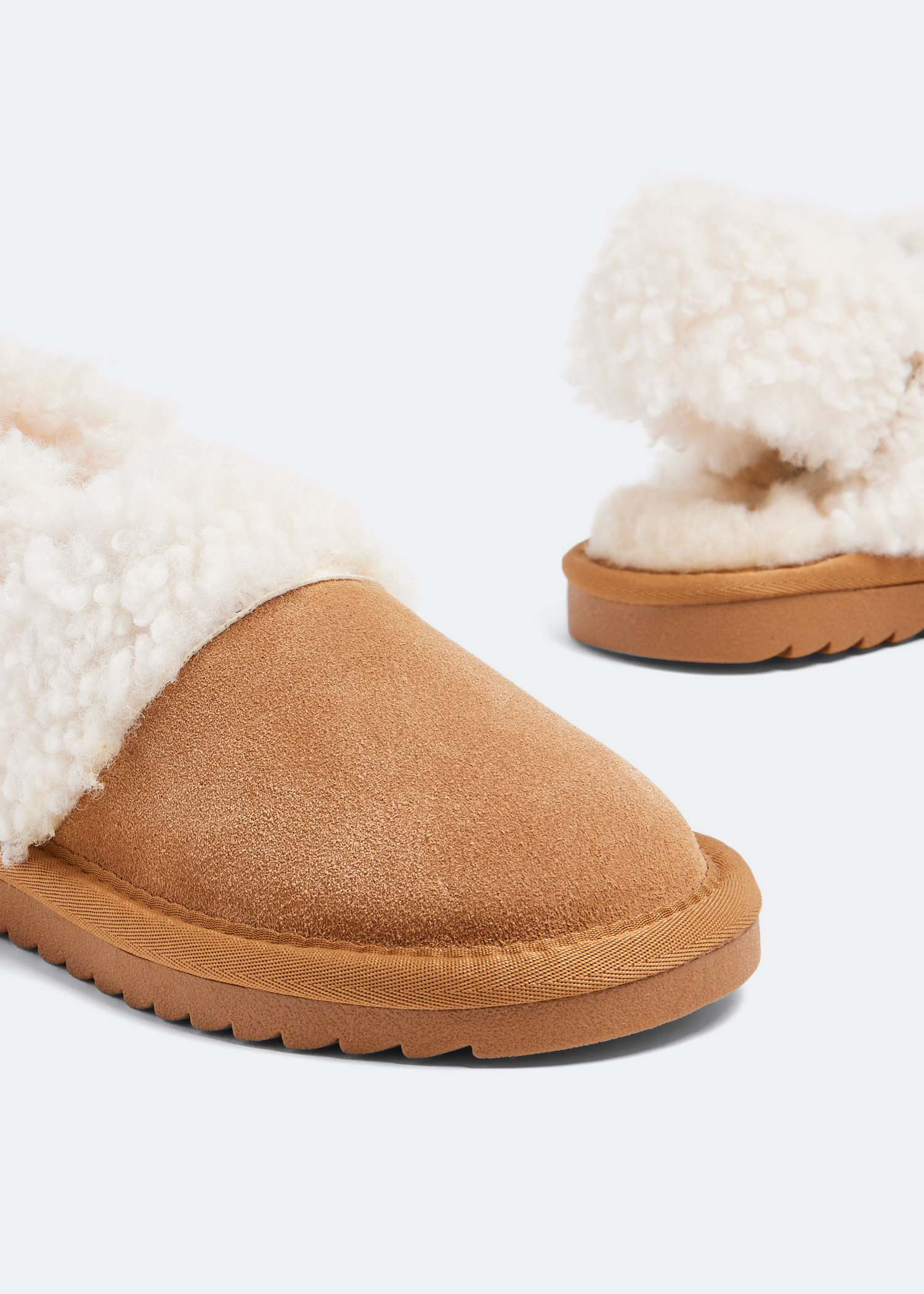 

Suede slippers, Brown
