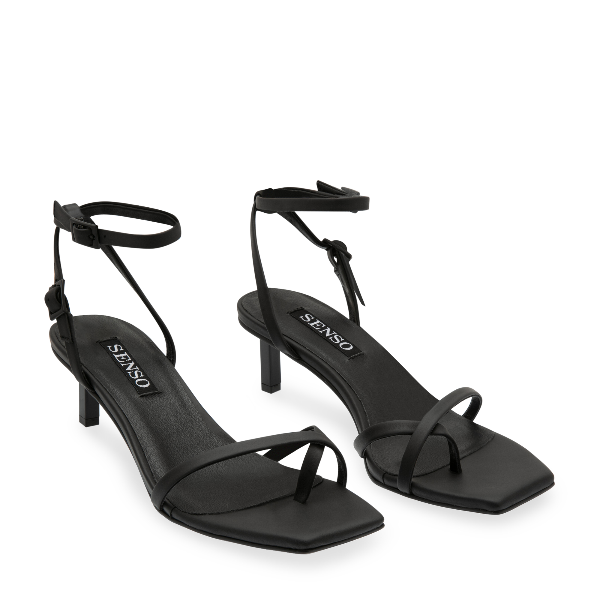 

Jamu II sandals, Black