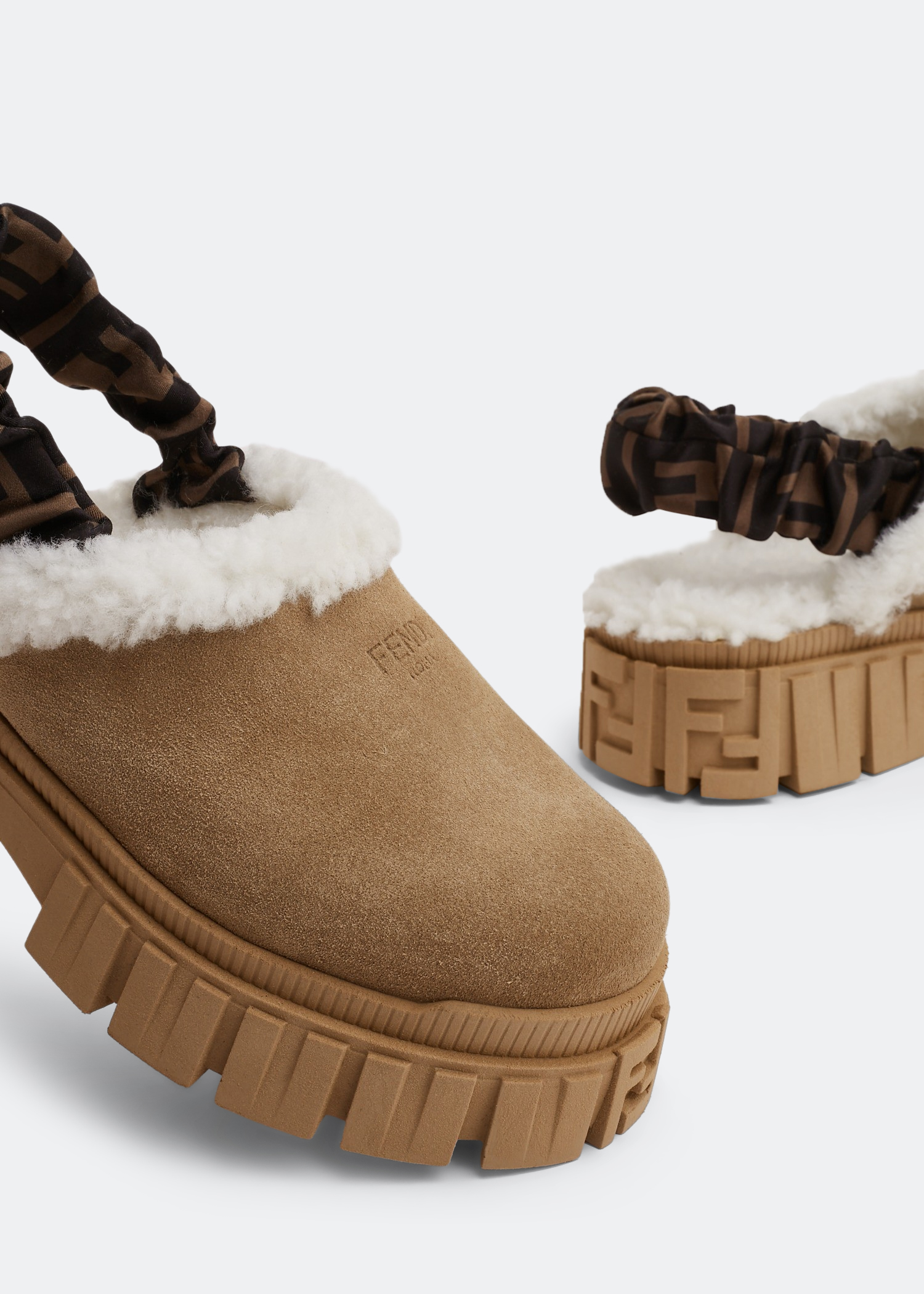 

Suede clogs, Beige