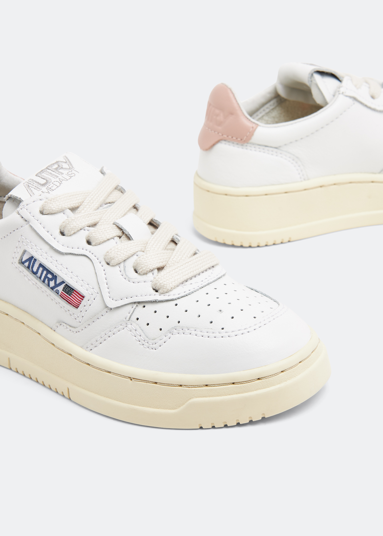 

Medalist low sneakers, White