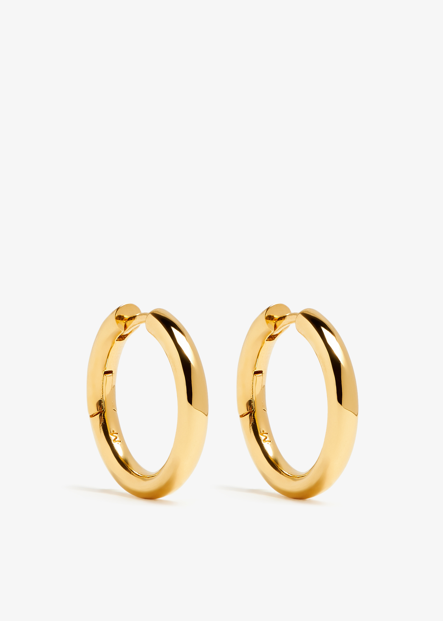 

Classic Tunnel medium hoop earrings, Gold