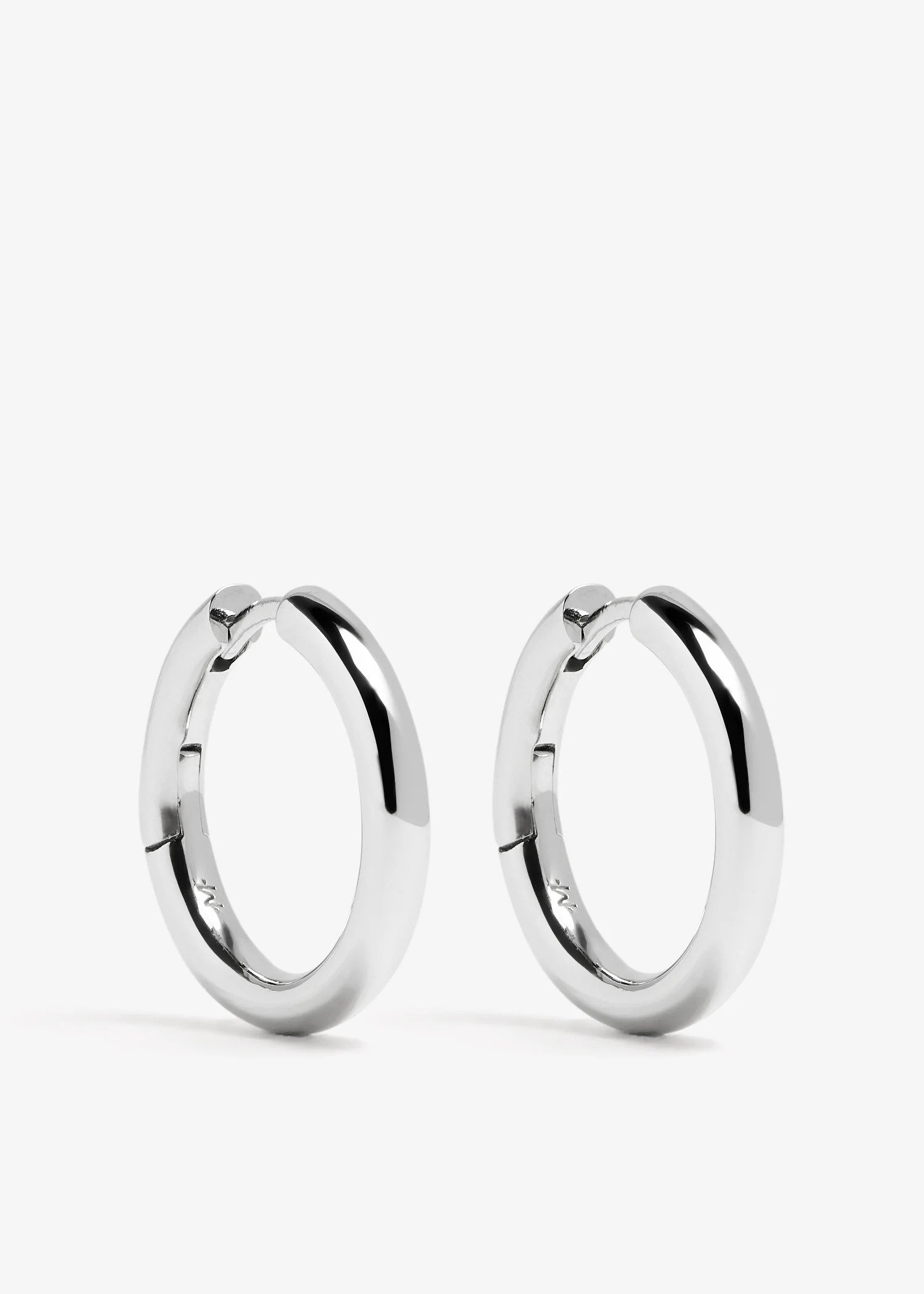 

Classic tunnel medium hoop earrings, Silver