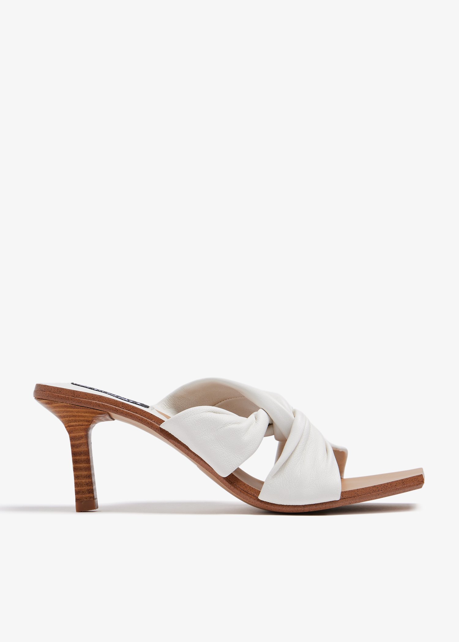 

Mila mules, White