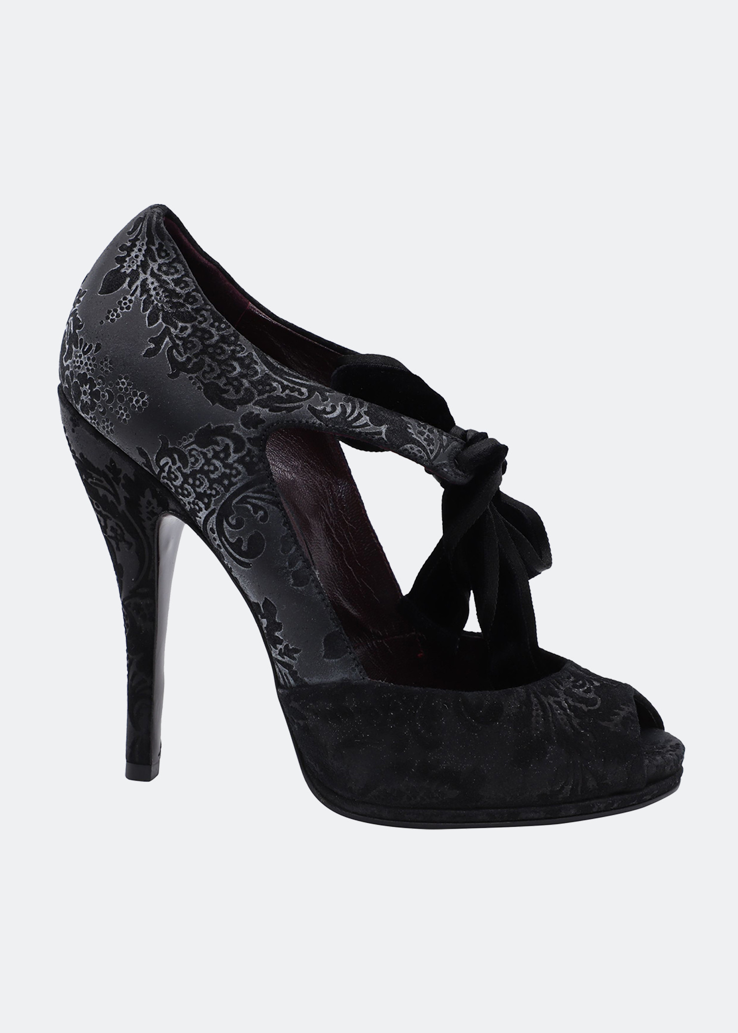 

Pineapple brocade pumps in black suede