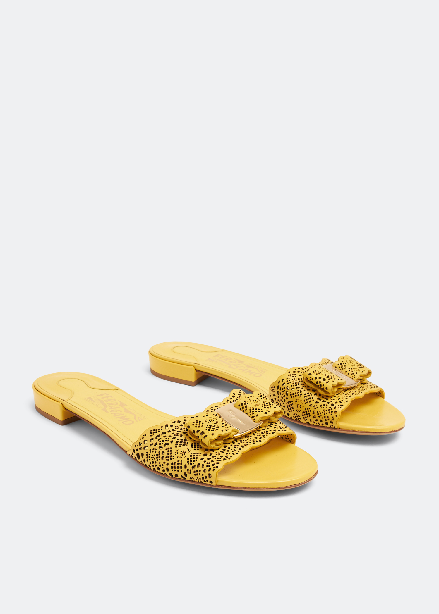 

Gil flat sandals, Yellow