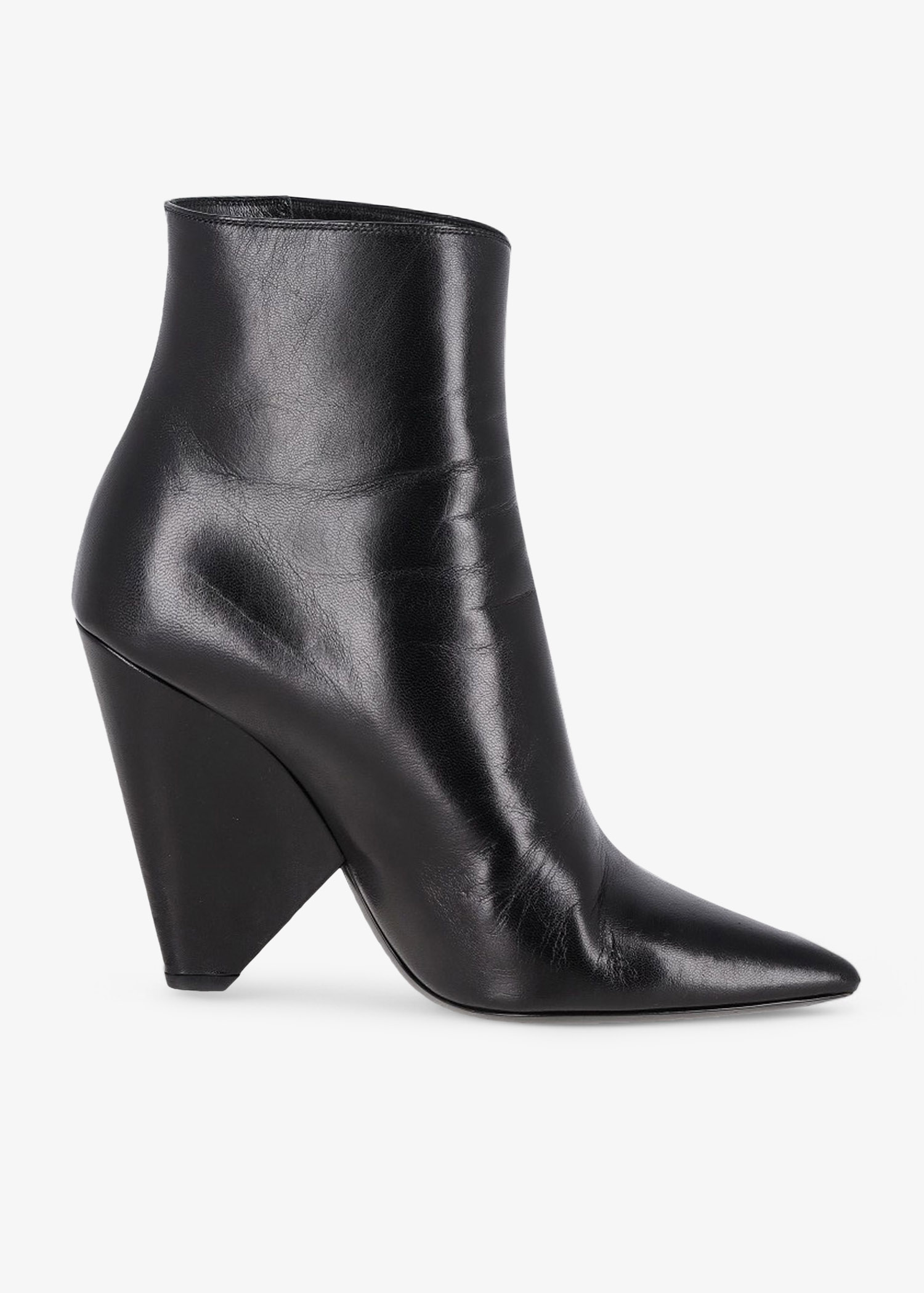 

Pyramid-heeled boots, Black