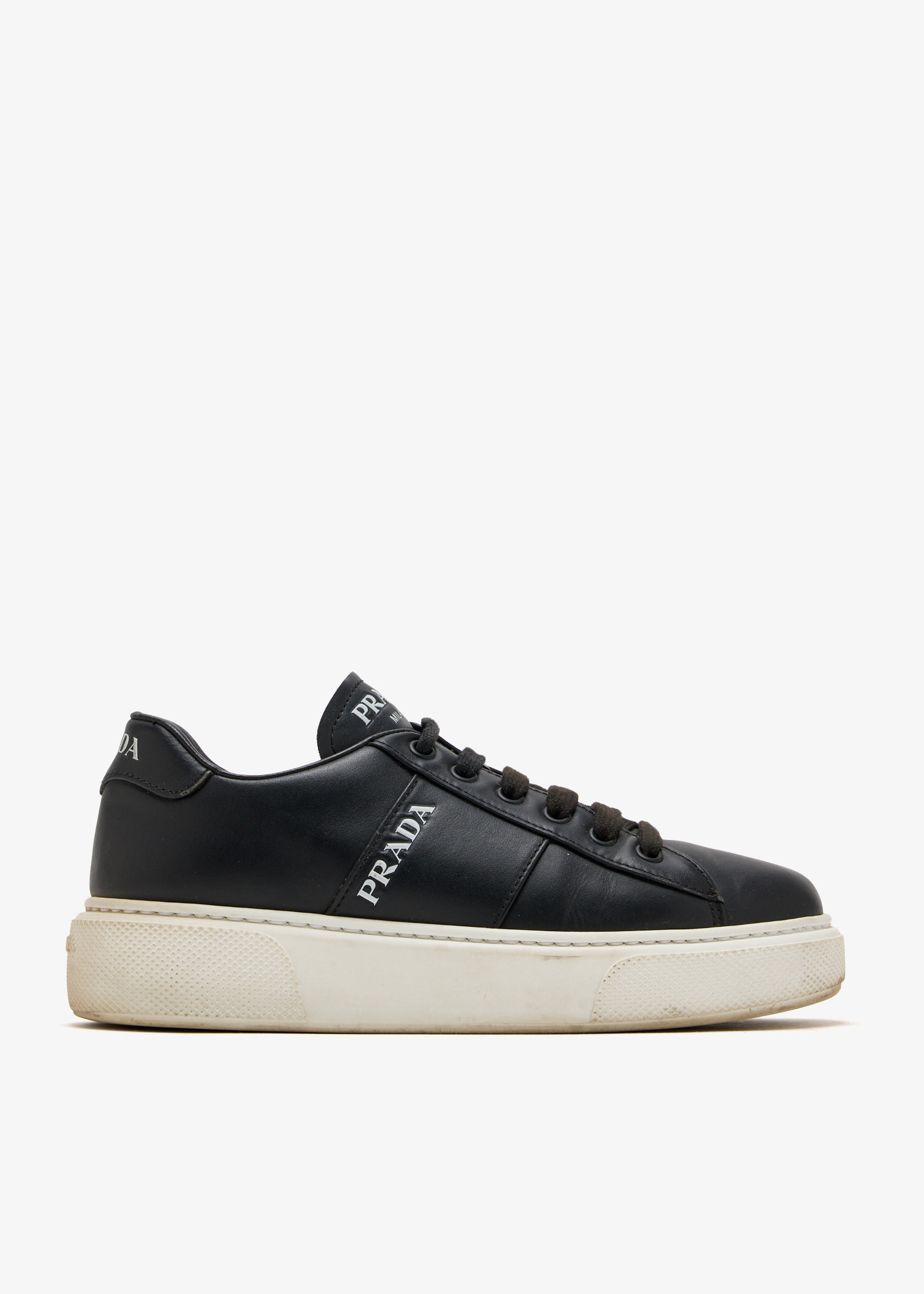 

Logo low-top sneakers, Black