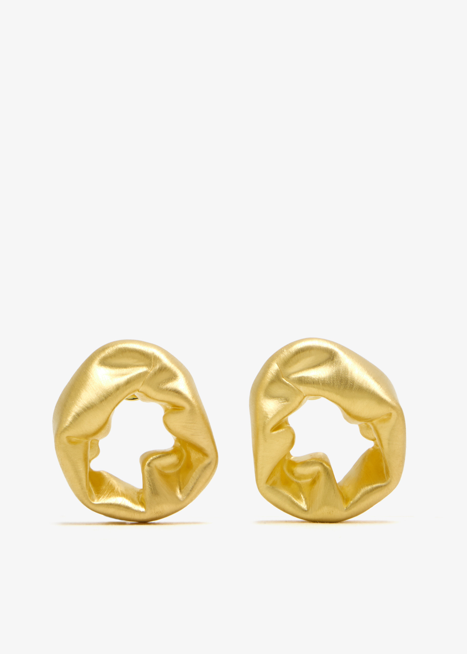 

Scrunch earrings, Gold