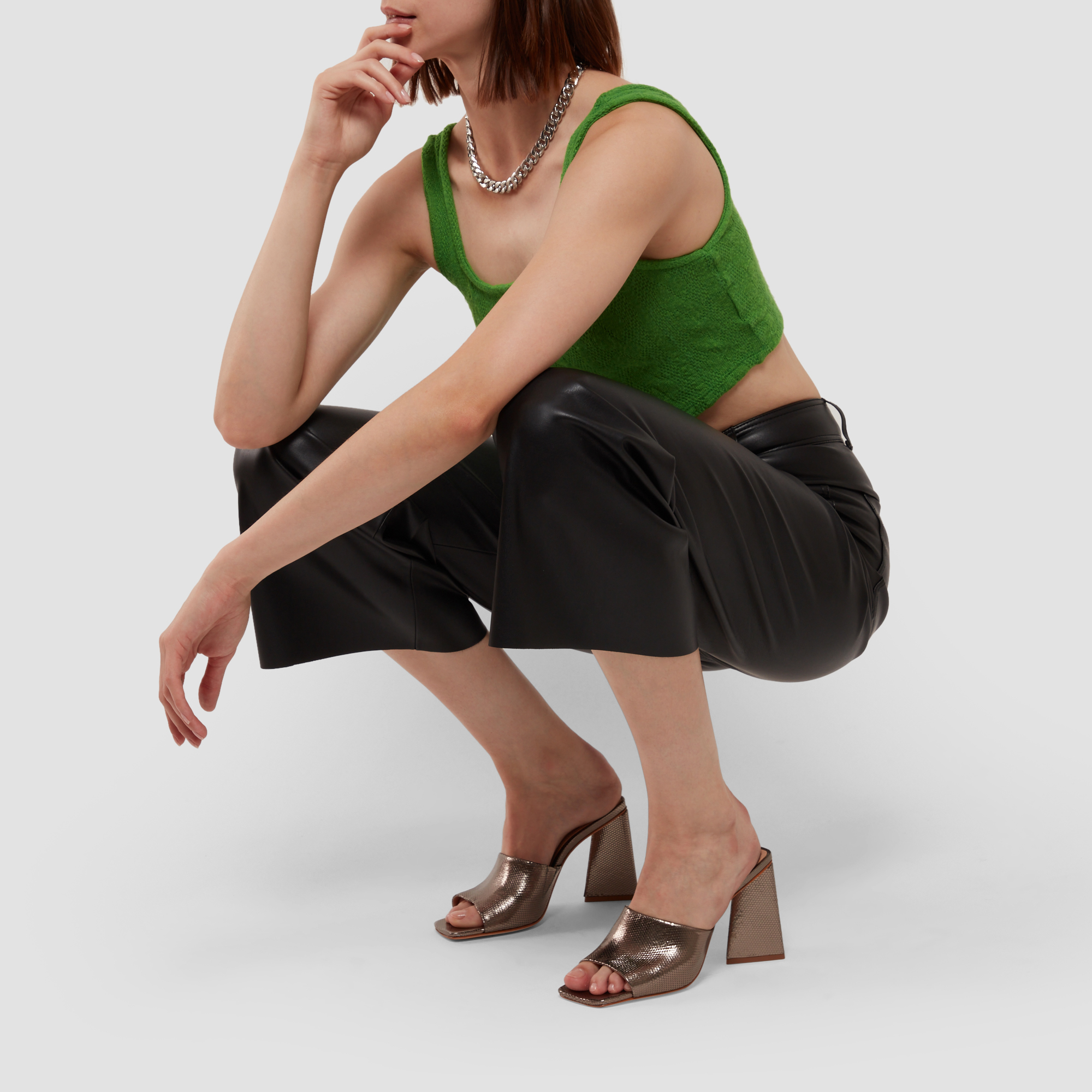 

Lizah mules, Metallic