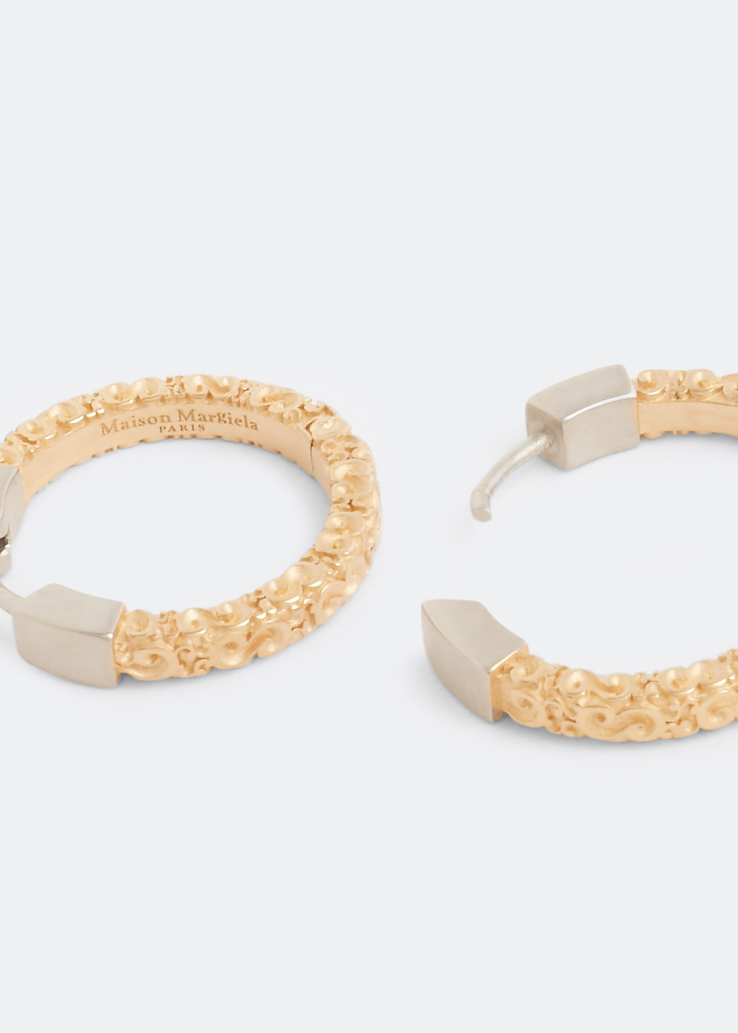 

Engraved hoop earrings, Gold