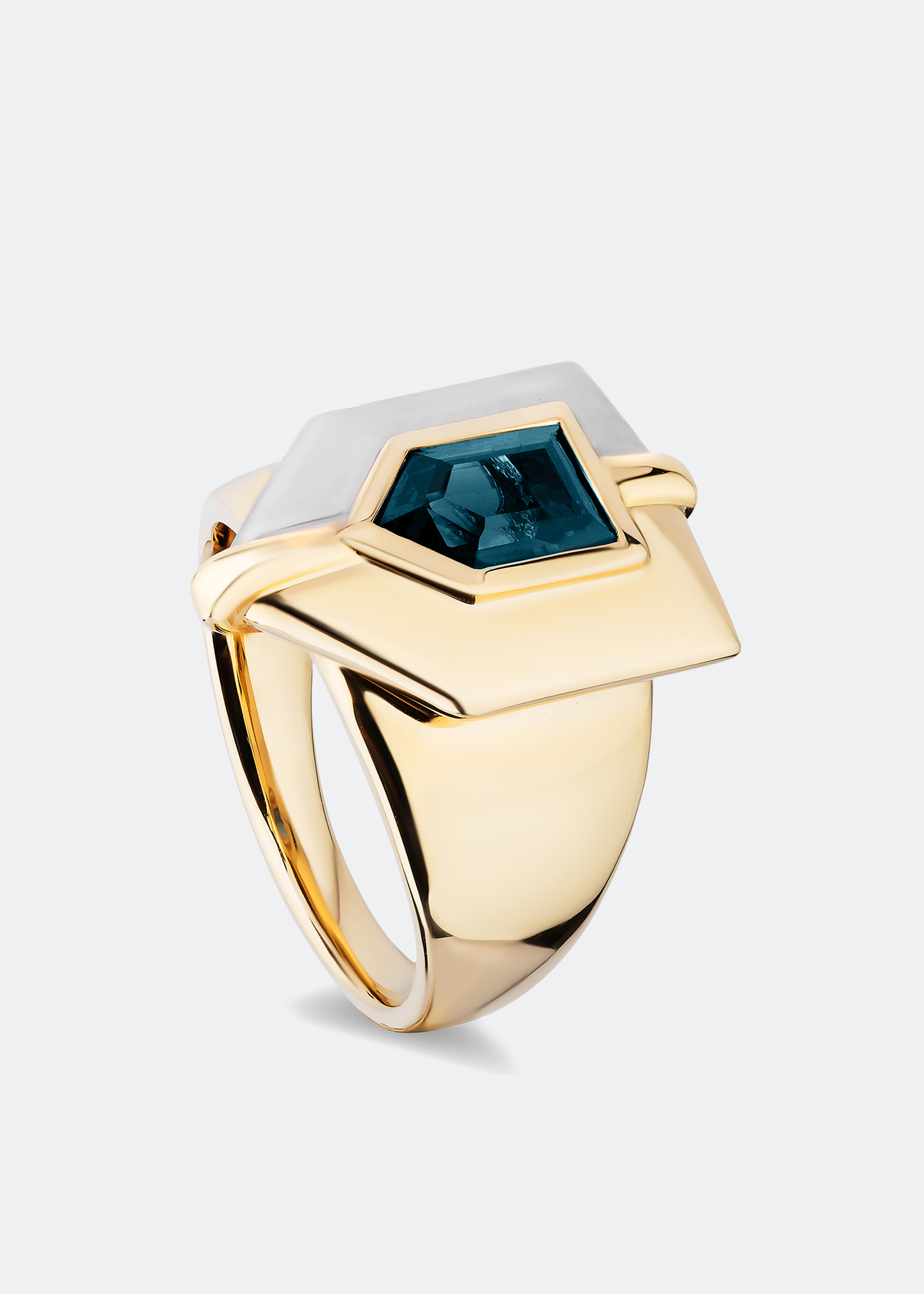 

Shield ring, Gold