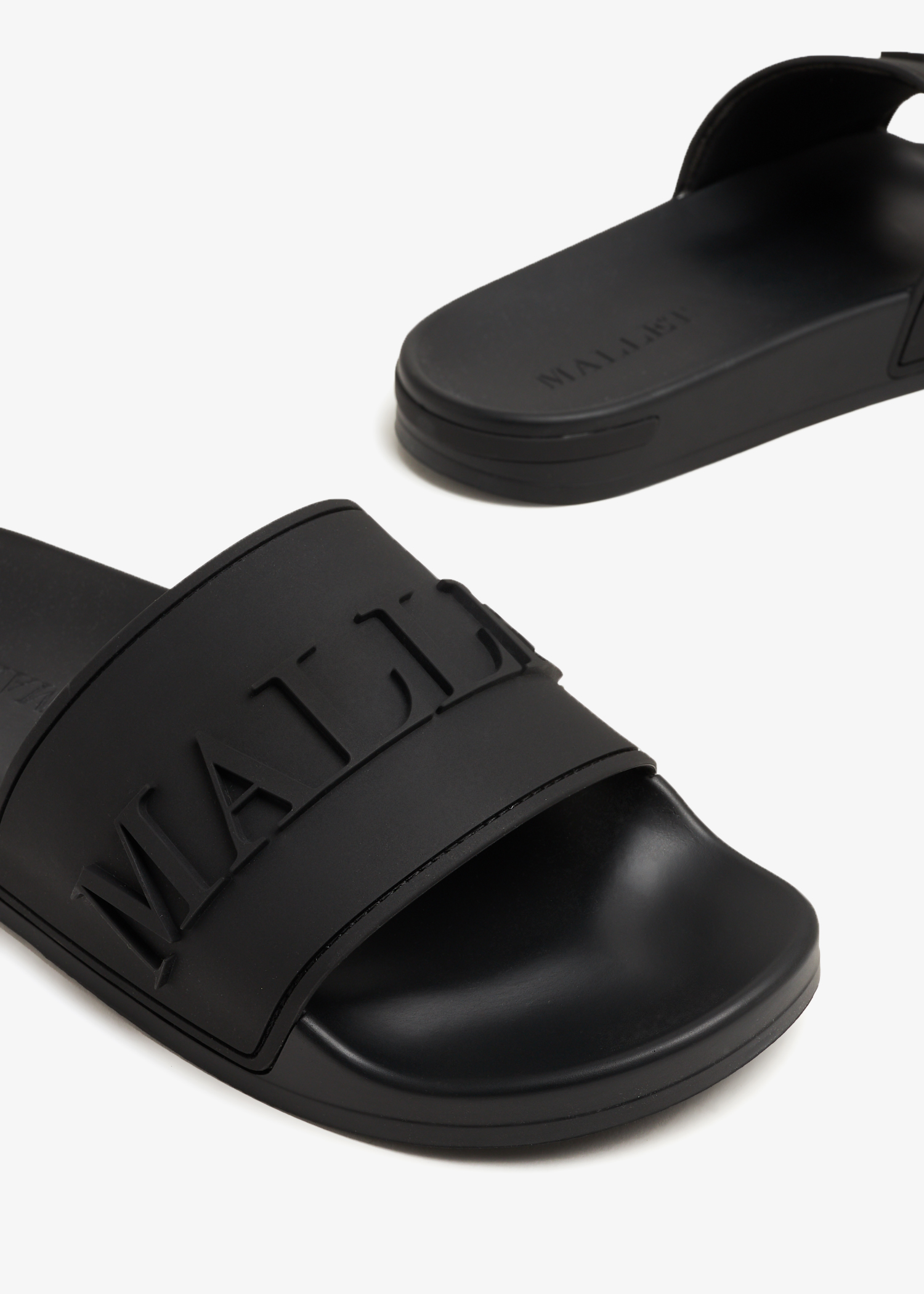 

High logo slides, Black