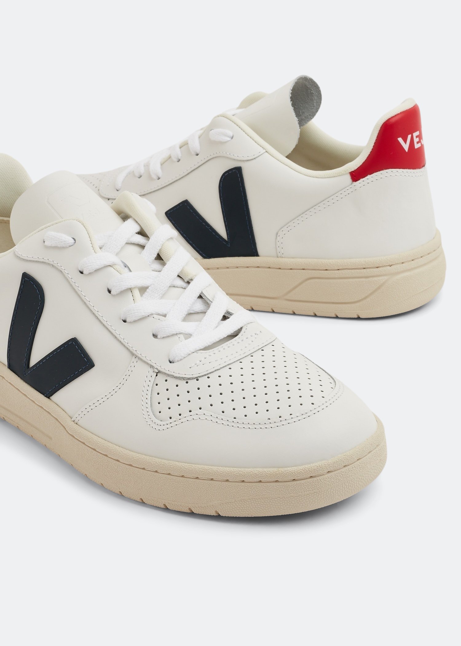 

V-10 sneakers, White