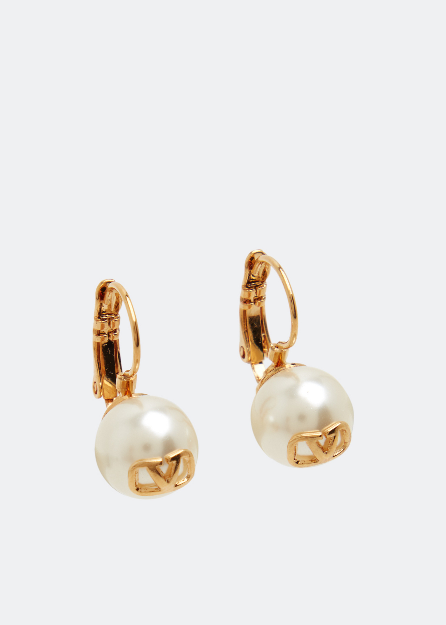 

VLogo Signature pearl earrings, Gold