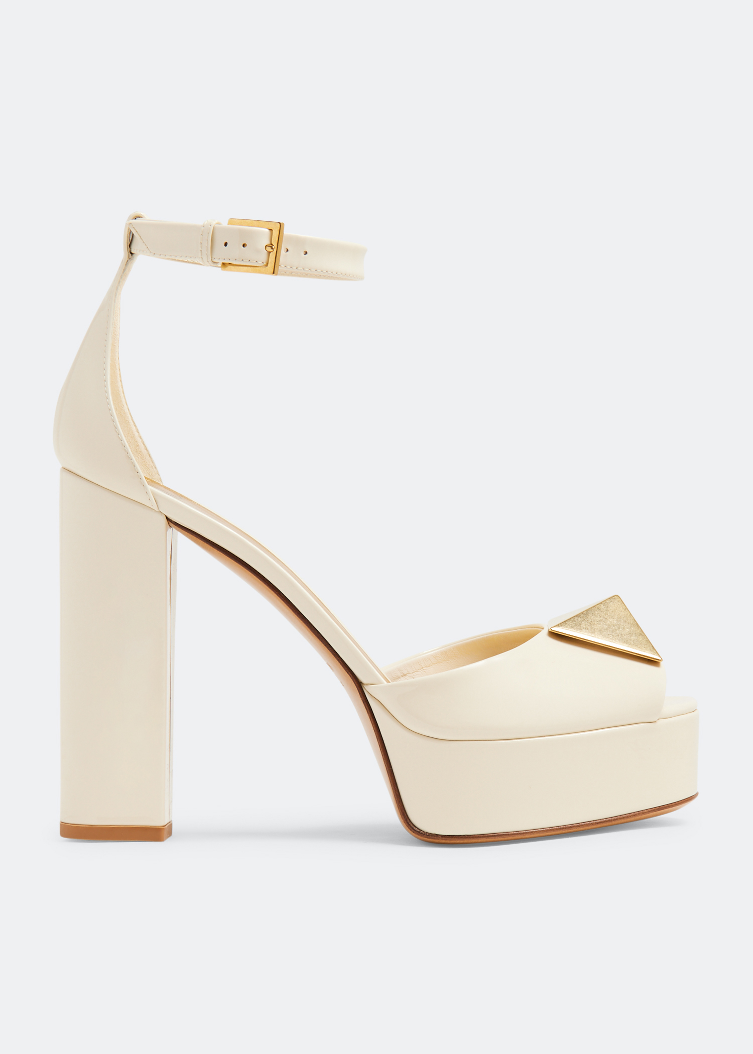 

One Stud platform pumps, White