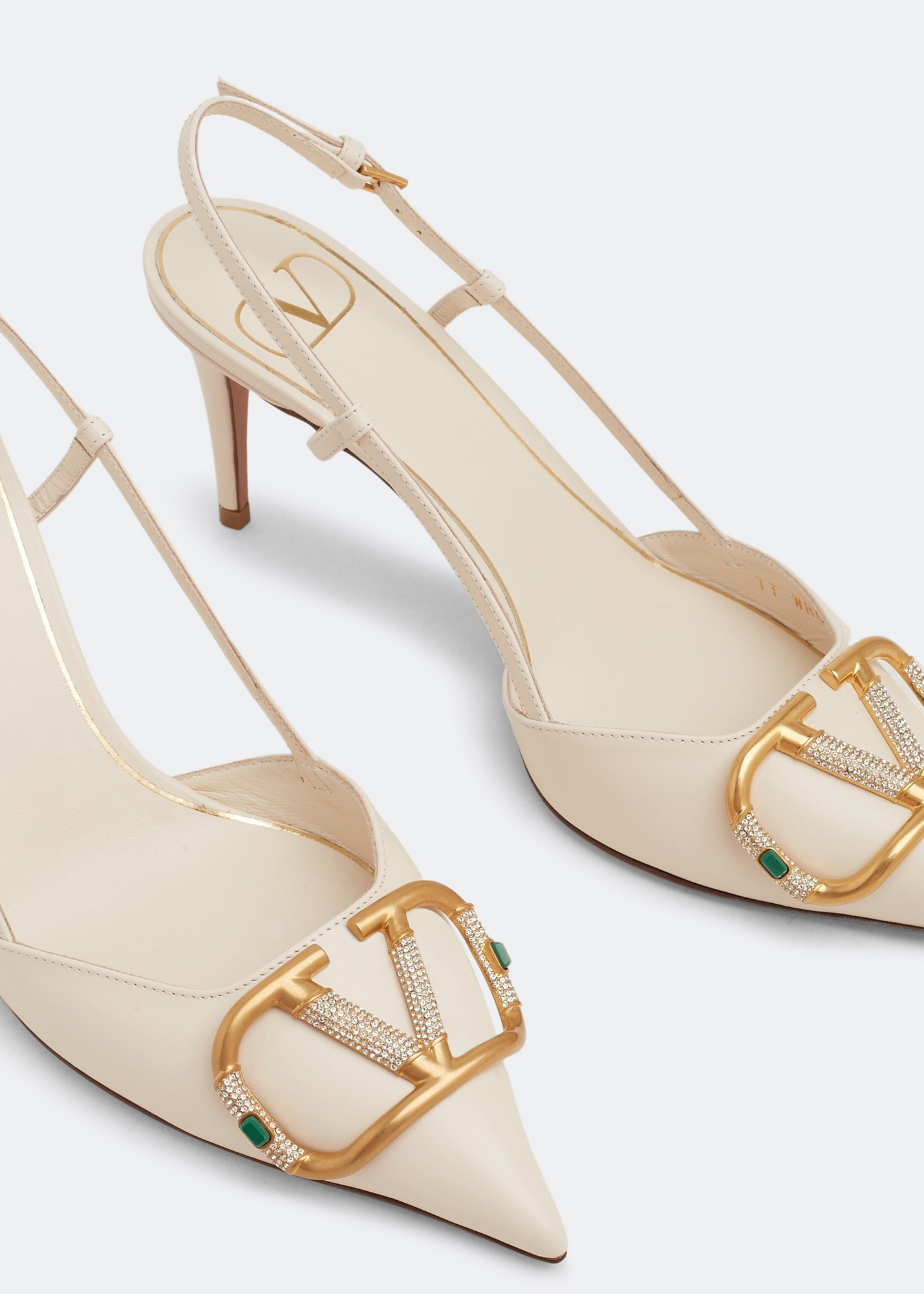 

VLogo Signature pumps, White